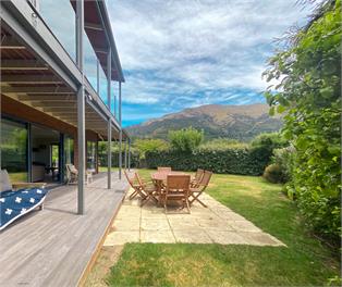 Stunning Panoramic views - 5 Bedrooms - 15m to Wanaka - Wanaka