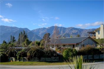 Lake Hawea Hideaway (Bachcare) - Lake Hawea