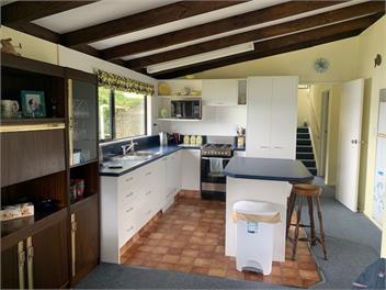 Thule View with Car available - Stewart Island