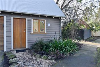 Louisa Chandler - handy to city - Christchurch