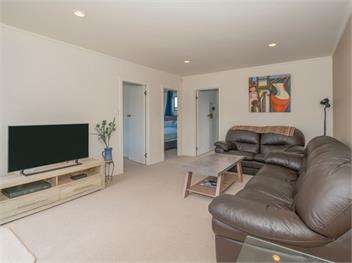 Beach House on Hetherington (Bachcare) - Whangamata