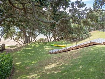Light House - Coopers Beach