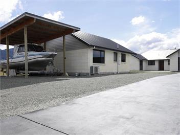 Whitestone Cottage - Te Anau Lakefront - Te Anau