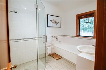 Bullock Creek Chalet | Sleeps 8 | Lake & Mountain Views - Wanaka