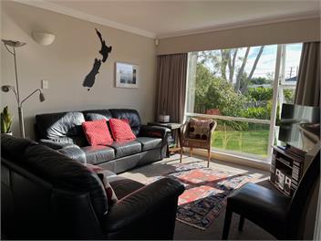 Holiday on Henare, Olde Beach Waikanae. - Waikanae