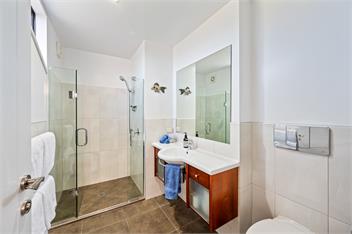 IRONSIDE LAKE VIEW TOWNHOUSE - Wanaka