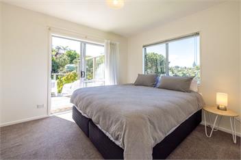 Surfdale Sunspot: Spa Escape Waiheke - Waiheke Island