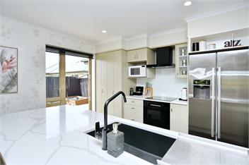 Stay at Puhara - Parklands Getaway - Christchurch
