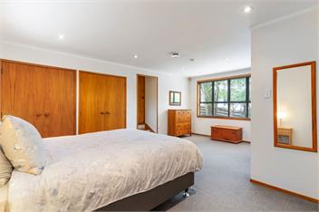 Waiake Family Retreat (Bachcare) - Auckland