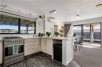 Arkhos (Bachcare) - Whitianga
