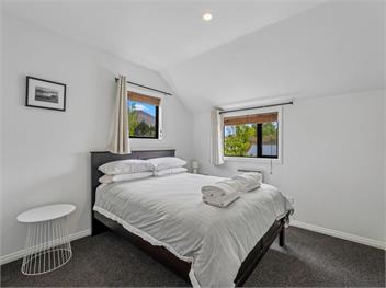 Kokomea House (Bachcare) - Wanaka