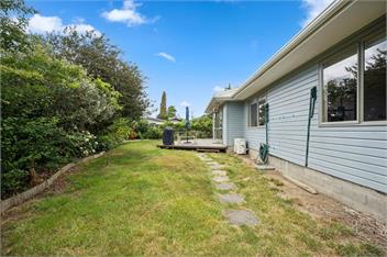 Sackville Sunshine (Bachcare) - Martinborough