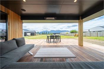 Breaksea Basecamp (Bachcare) - Te Anau