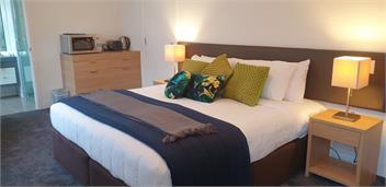 QT Studio Stay | Lakeside Location, Wi-Fi, Parking - Queenstown