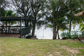 Heather’s Beach House – On the water, 2 houses in 1 - Rarotonga
