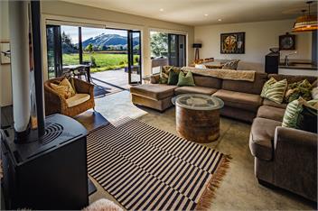 Four Bedroom Villa - Napier