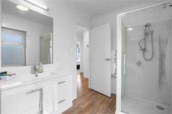 Whanga on Foot - Fantastic Location! - 