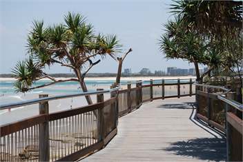 Caloundra Beach Townhouse - 400m to the Beach - Caloundra