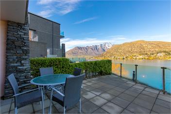 Alpine Village - Lake Edge Apartment A - Queenstown