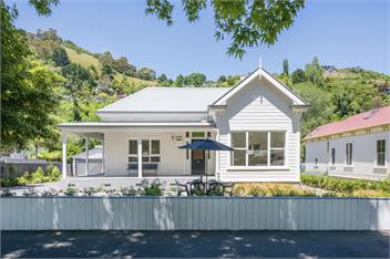 Villa Maitai - Central Nelson Holiday Home - Nelson