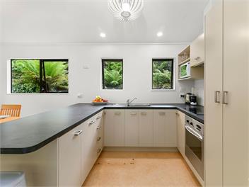Spacious Lake Tarawera Retreat – Ideal for Groups, Families & Team Getaways - Rotorua