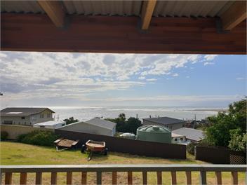 Ngawi Coastal Kiwi Bach - Ngawi