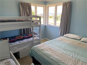 Family Bach by the Harbour - Whangamata