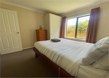 Stunning Panoramic views - 5 Bedrooms - 15m to Wanaka - Wanaka