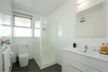 One-Bedroom Apartment - christchurch