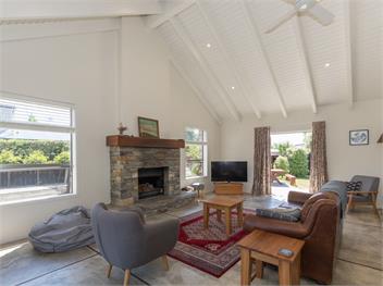 Modern Cottage Charm (Bachcare) - Albert Town