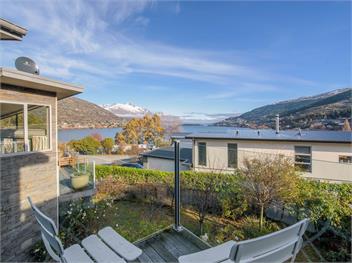Lake Views on Yewlett (Bachcare) - Queenstown