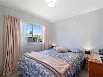 Central Riverside Retreat (Bachcare) - Taupo Central