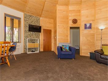 The Snowglobe (Bachcare) - Ohakune