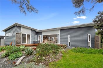 Pohutukawa Peace (Bachcare) - Mangawhai Village