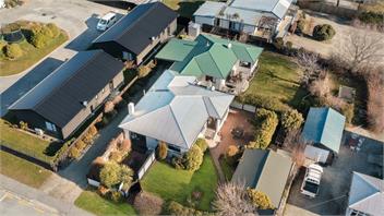 Townside Treat (Bachcare) - Wanaka
