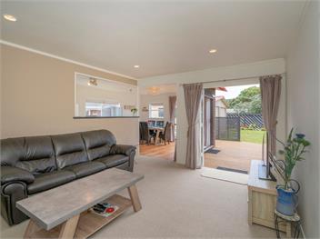 Beach House on Hetherington (Bachcare) - Whangamata