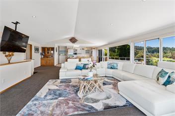 Wallace house accommodates 10 guests with option to book Ariel's Den a separate apartment onsite, sleeps 1- 4 - Bay Of Islands