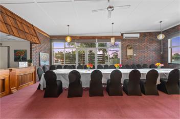 20++ Guests !! Rent Entire Pub for the Night - Echuca