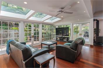 Camellia House: Elevator Access, Swimming, and Spa Pools in a Stunning Setting - Nelson
