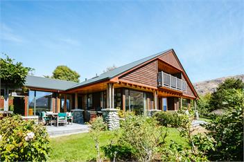 Bullock Creek Chalet | Sleeps 8 | Lake & Mountain Views - Wanaka