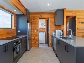 Seabreeze Surf House (Bachcare) - Whitianga