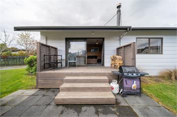 The Back Hut (Bachcare) - Te Anau
