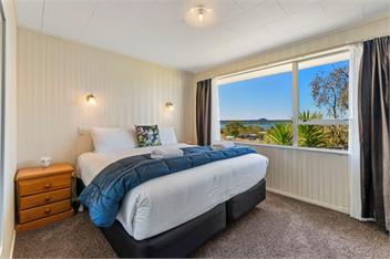 Stay at the Bay - Acacia Bay - Taupo