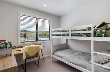 Kinloch Escape - Lake Views and Pool - Taupo