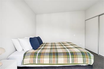 Elegant Lakeview Escape at Battery Hill - Queenstown