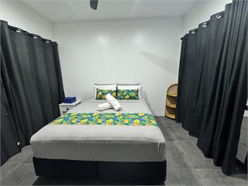Runway Retreat by the Mountains - Nikao