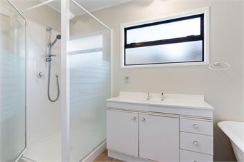Relax on Linton (Bachcare) - Whangamata