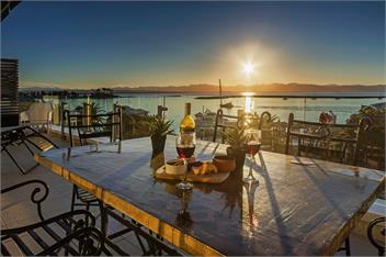 Oceanfront Apartment at Latitude 41 - Stepneyville Nelson