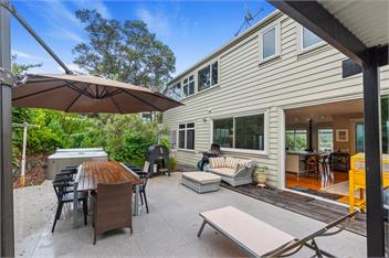 Spa and Surf Retreat (Bachcare) - 