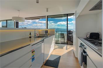 Beachfront Retreat - Architectural & Ocean Views -